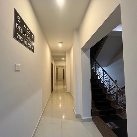Le Hotel Host Tiruchirappalli Zewnętrze zdjęcie