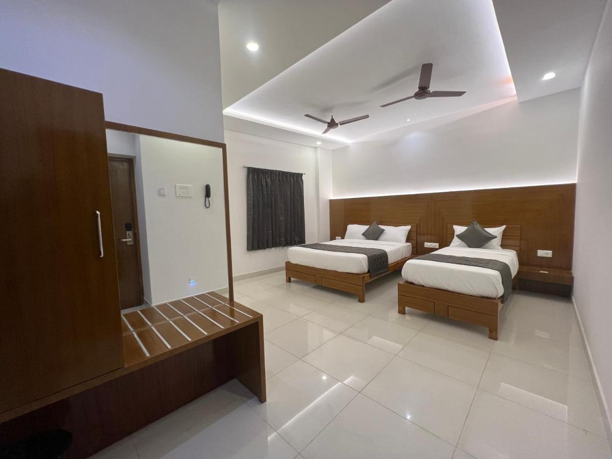 Le Hotel Host Tiruchirappalli Zewnętrze zdjęcie