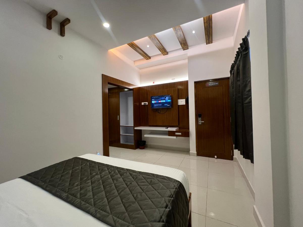 Le Hotel Host Tiruchirappalli Zewnętrze zdjęcie